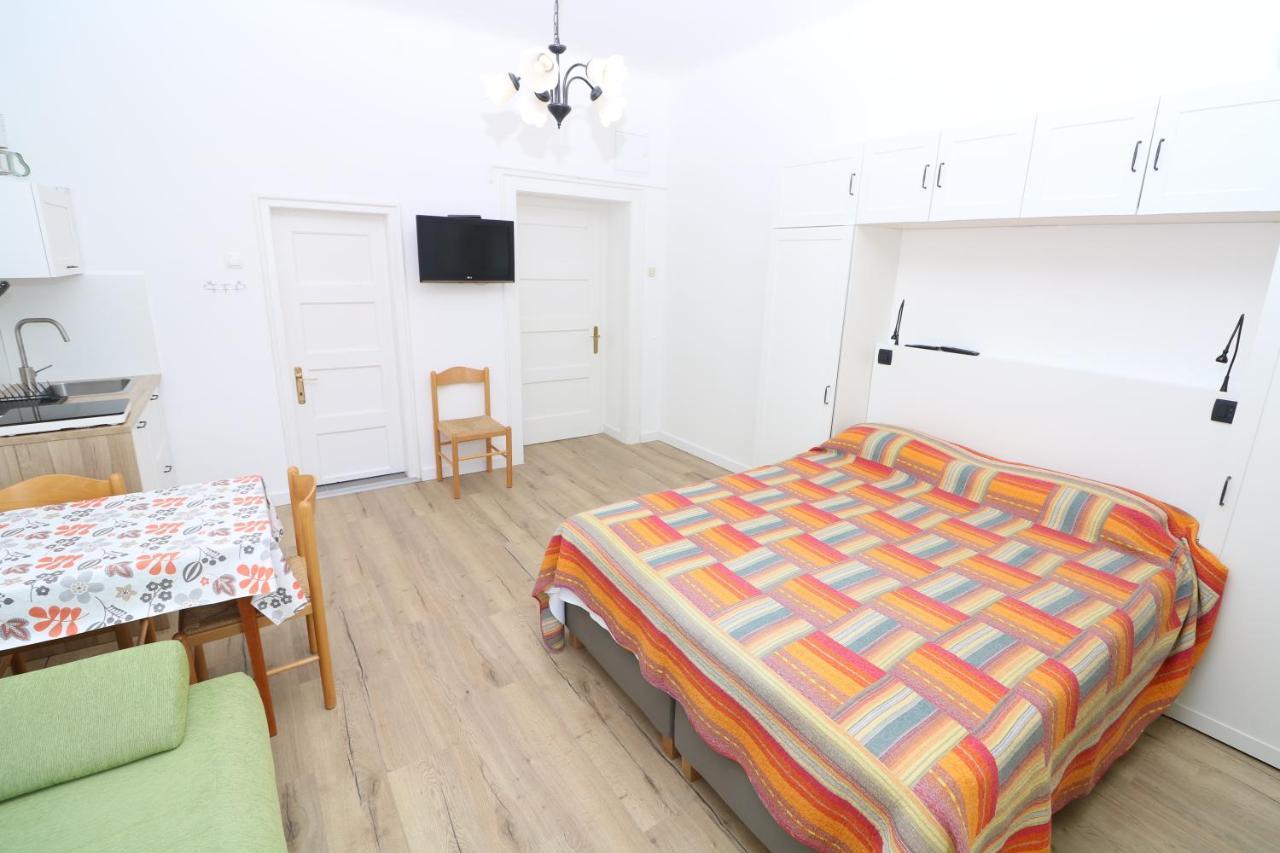 Studio Apartments Cavrak With Terrace باشْكا المظهر الخارجي الصورة