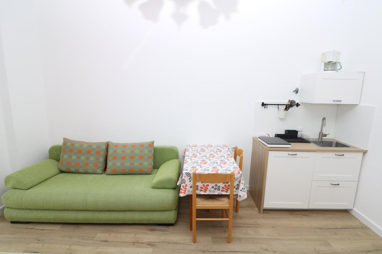 Studio Apartments Cavrak With Terrace باشْكا المظهر الخارجي الصورة