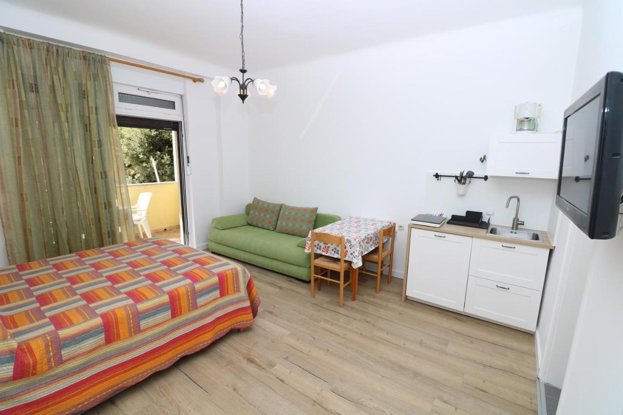 Studio Apartments Cavrak With Terrace باشْكا المظهر الخارجي الصورة
